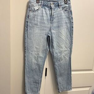 American Eagle Outfitters Light Wash Cropped Jeans 10S